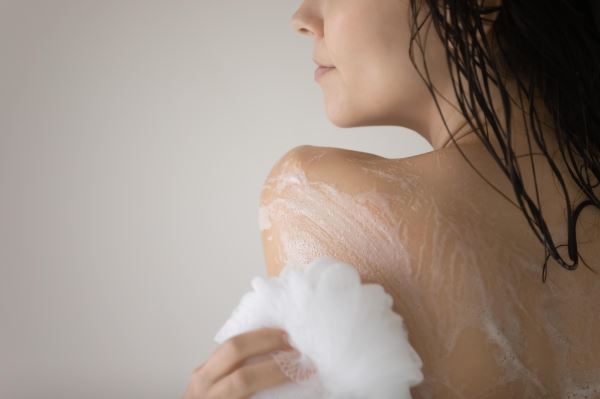 Губительная чистоплотность: ежедневный душ может привести к возникновению кожных болезней